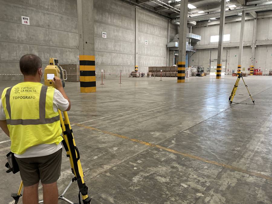 Rilievo planarità pavimento Magazzino IKEA Piacenza (in collaborazione con Cattura la Realtà)